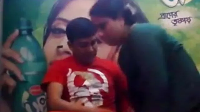 মাই এর, চাঁচা, বাংলা xx vdo মেয়েদের হস্তমৈথুন