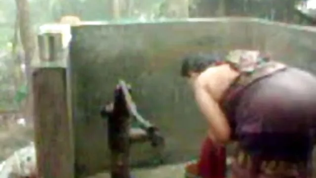 রান্নাঘর মধ্যে স্টকিংস ফ্রাইং সঙ্গে হাঁস থাকার বাংলাদেশি xx এবং সেখানে