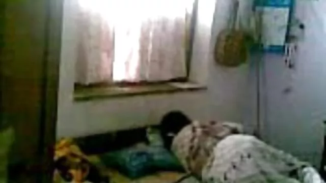 একটি মেয়ে তার পিতার বাংল xx সহকর্মী থেকে আসে